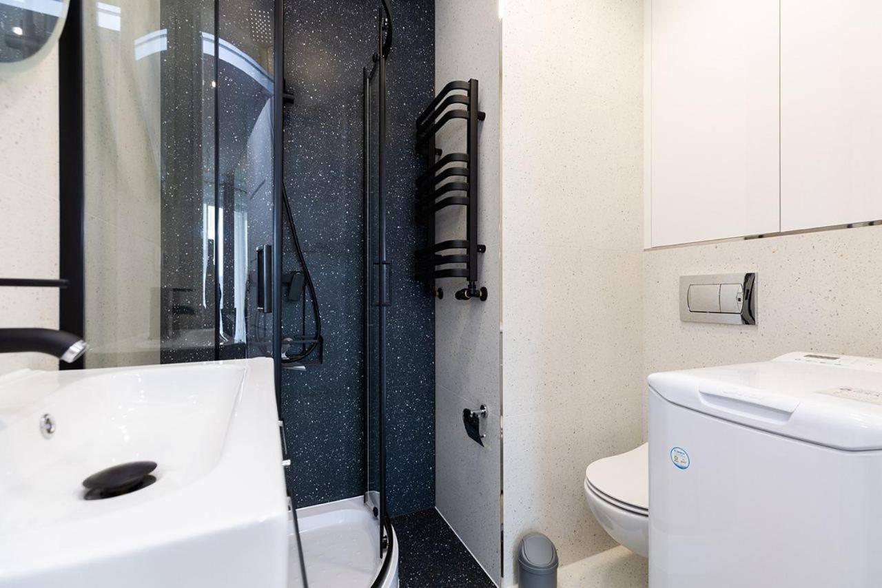 Easy & Comfortable, With Balcony, Very Close To The Center Warschau Buitenkant foto