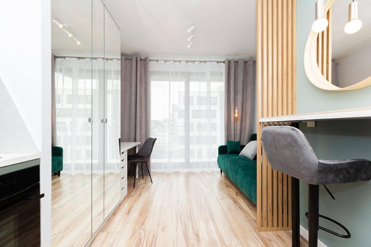 Easy & Comfortable, With Balcony, Very Close To The Center Warschau Buitenkant foto