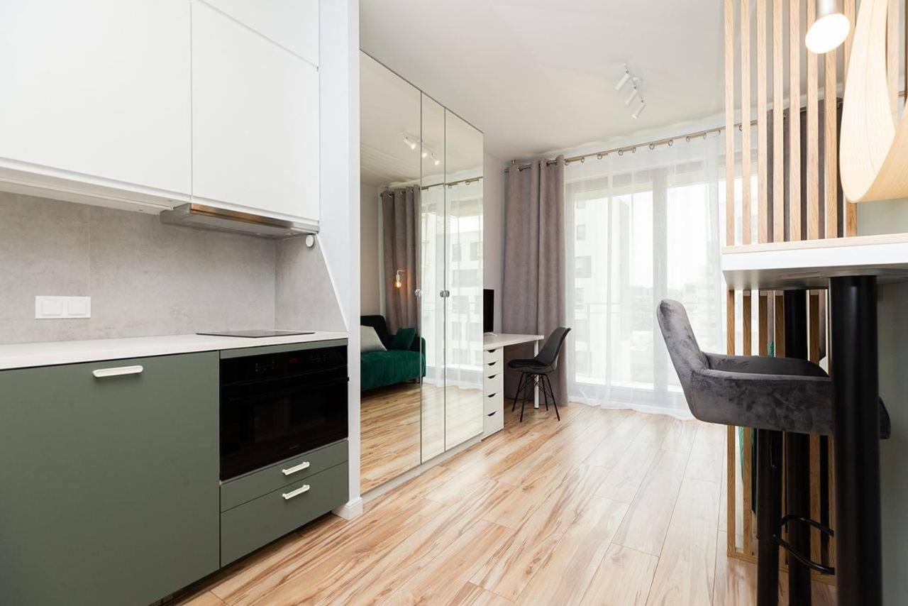 Easy & Comfortable, With Balcony, Very Close To The Center Warschau Buitenkant foto