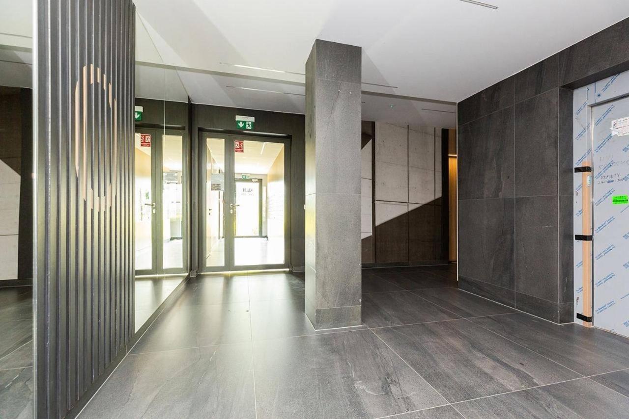 Easy & Comfortable, With Balcony, Very Close To The Center Warschau Buitenkant foto