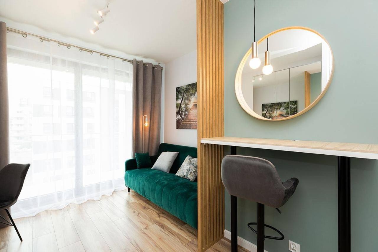 Easy & Comfortable, With Balcony, Very Close To The Center Warschau Buitenkant foto